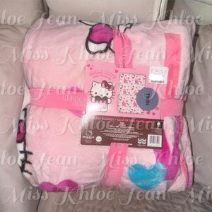 - Hello Kitty Pink Plush Blanket